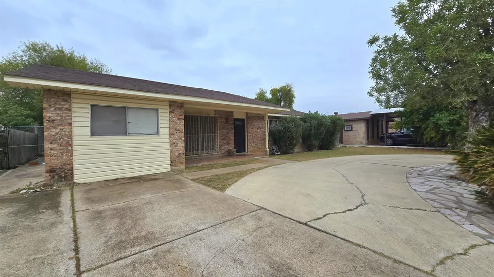 222-Esperanza-Dr_Laredo_TX_78041_M76455-81742