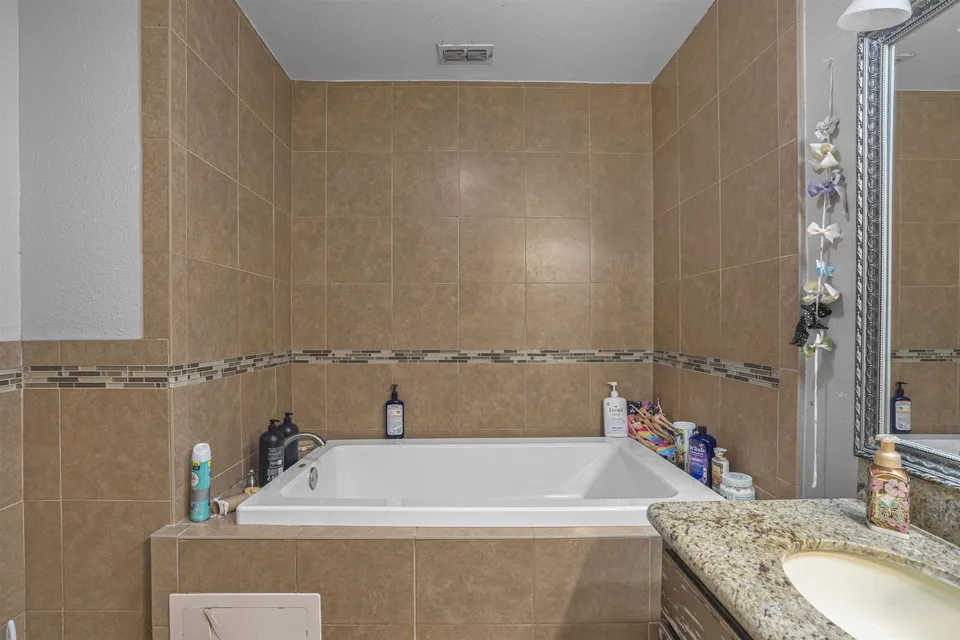 301-Esperanza-Dr_Laredo_TX_78041_M75085-28978