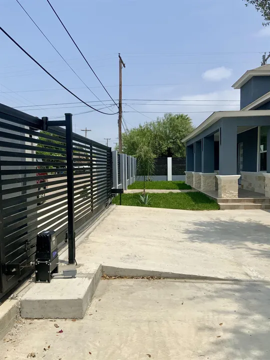 919-Willow-St_Laredo_TX_78040_M74858-95772