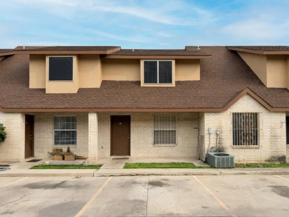 8710-McPherson-Rd-Apt-4D_Laredo_TX_78045_M81251-83050