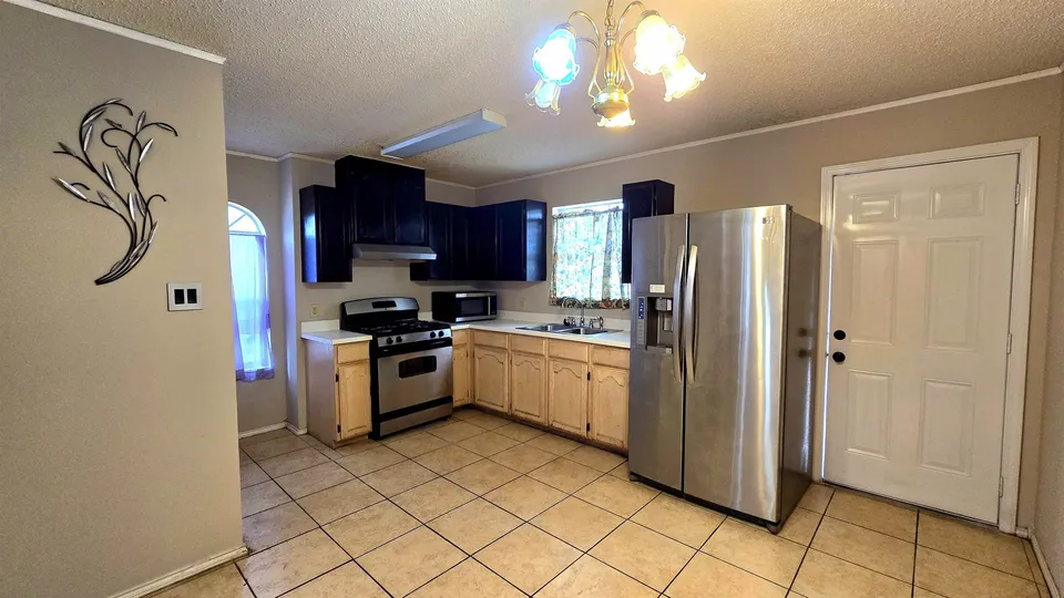 737-Royal-Palm_Laredo_TX_78045_M76340-09337