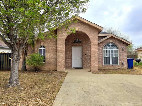 737-Royal-Palm_Laredo_TX_78045_M76340-09337