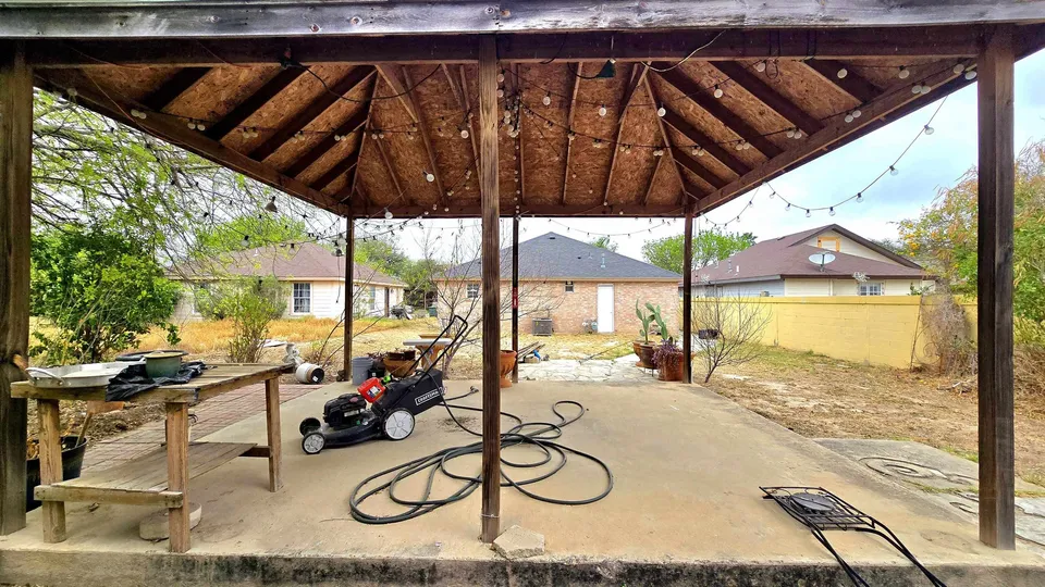 737-Royal-Palm_Laredo_TX_78045_M76340-09337
