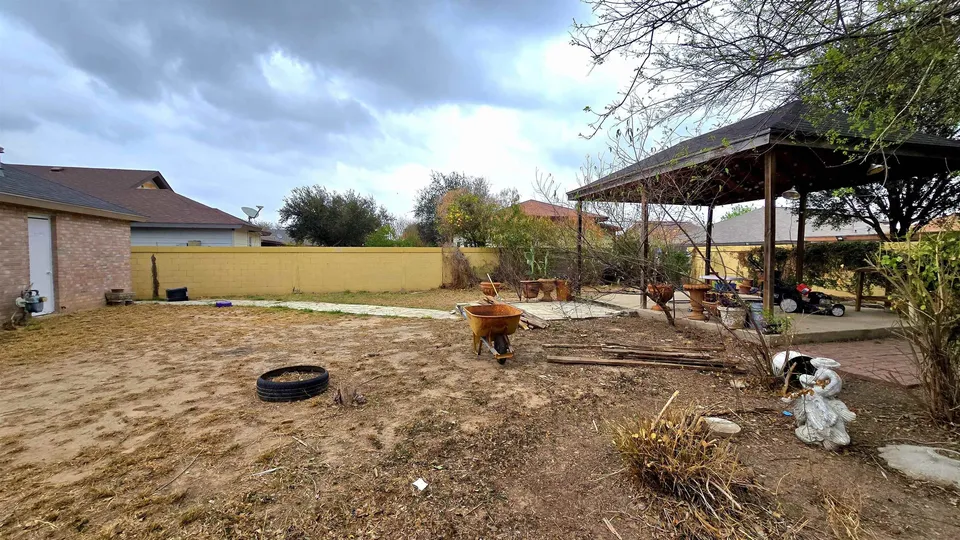 737-Royal-Palm_Laredo_TX_78045_M76340-09337