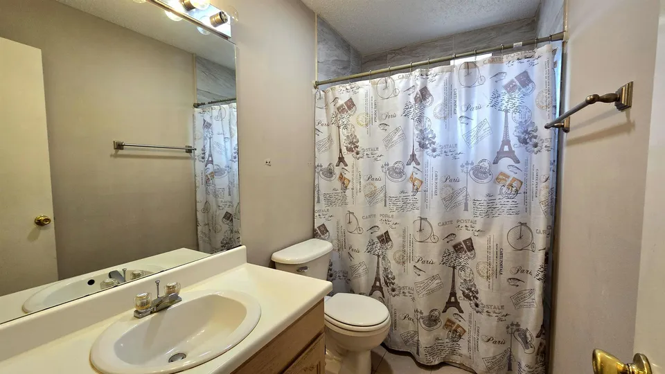 737-Royal-Palm_Laredo_TX_78045_M76340-09337