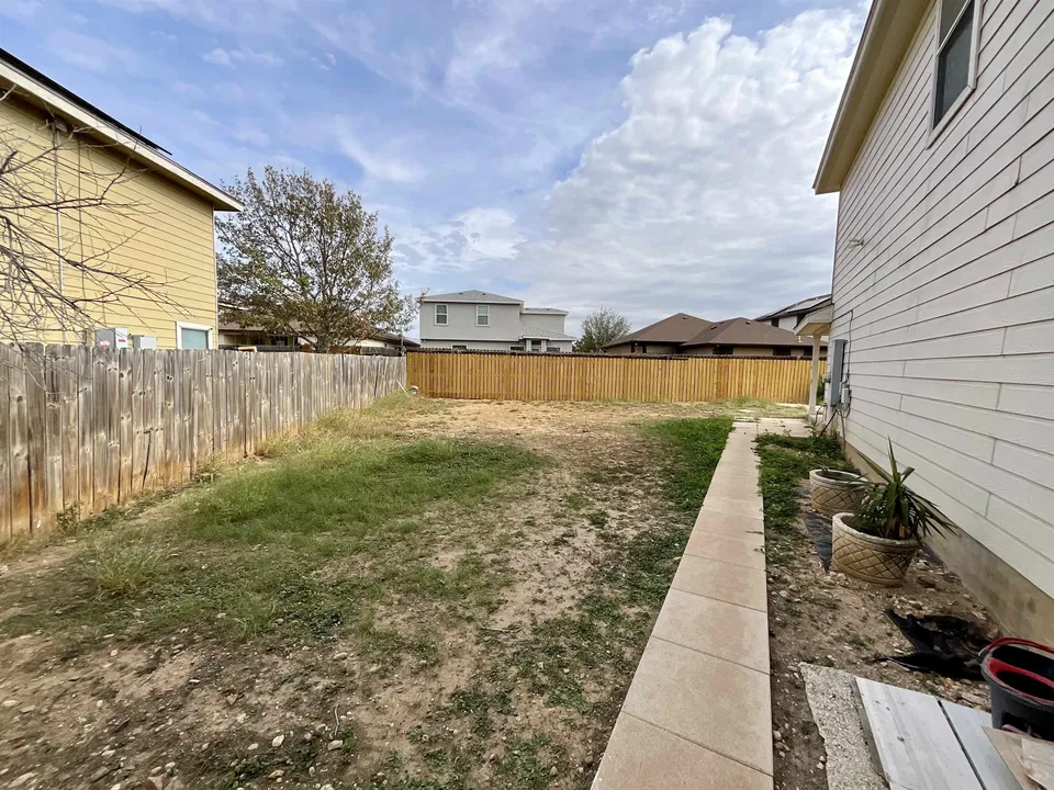17417-College-Port-Dr_Laredo_TX_78045_M74668-06836