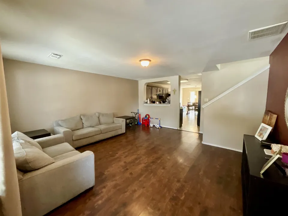 17417-College-Port-Dr_Laredo_TX_78045_M74668-06836
