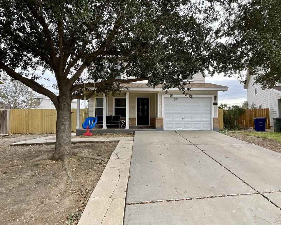 17417-College-Port-Dr_Laredo_TX_78045_M74668-06836