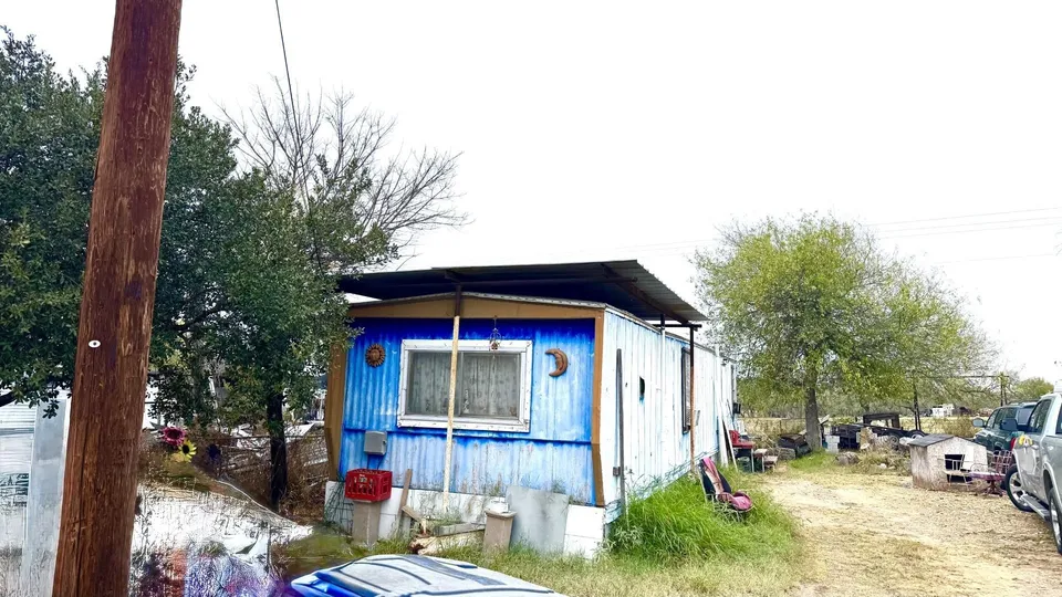 120-Masterson-Rd_Laredo_TX_78046_M70239-09883