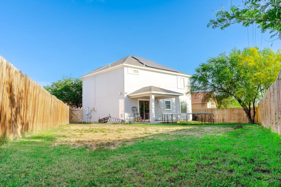 6016-Catedral-Loop_Laredo_TX_78043_M82760-35555