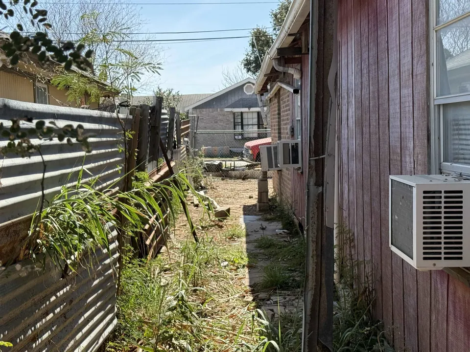 404-W-Plum-St_Laredo_TX_78040_M82424-44450