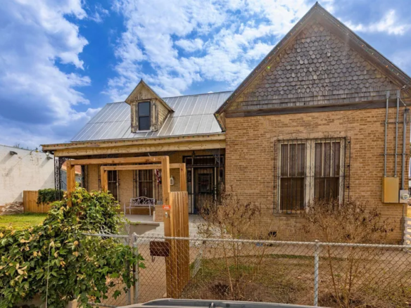 505-Lincoln-St_Laredo_TX_78040_M80321-90002
