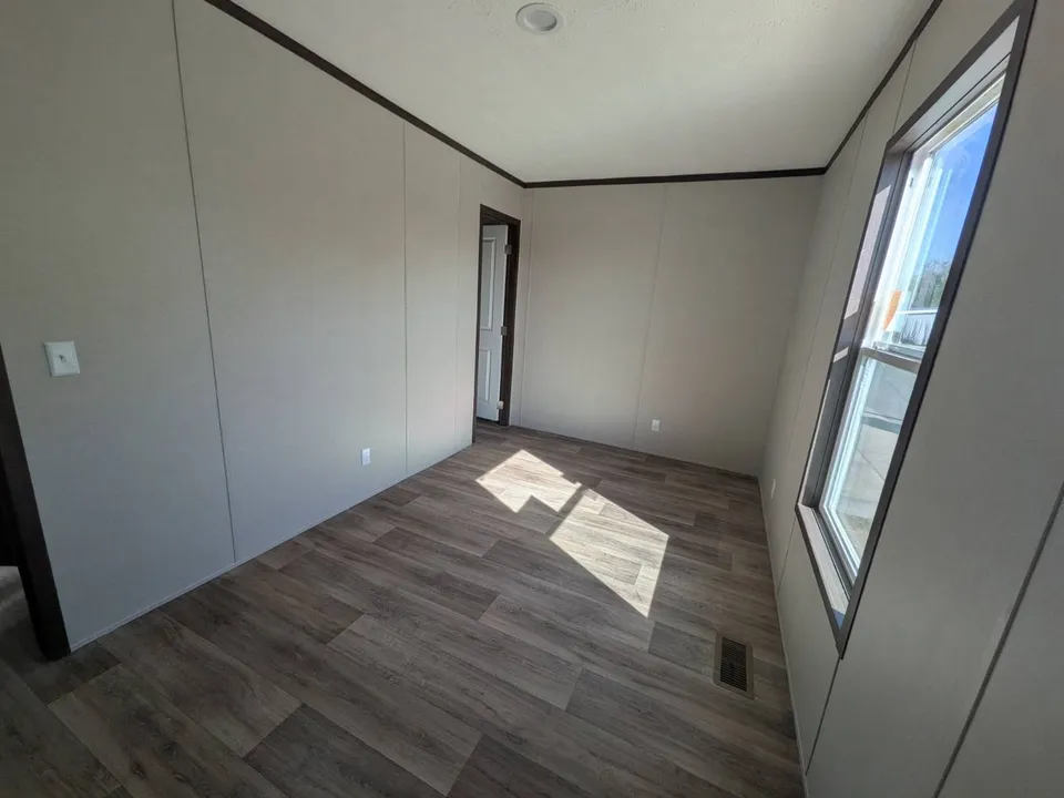 301-International-Blvd-Trlr-C19_Laredo_TX_78045_M81154-13900