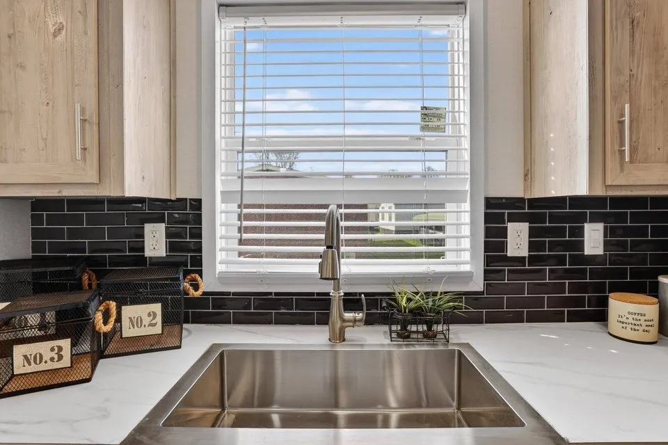 301-International-Blvd-Trlr-H5_Laredo_TX_78045_M78773-00301