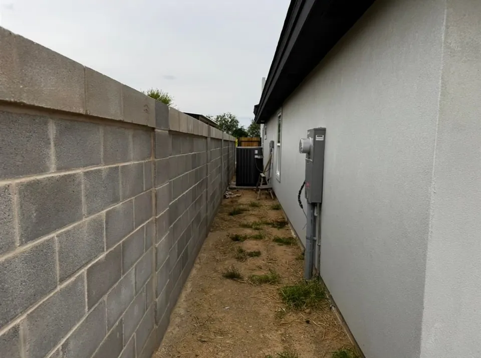 129-Asturias-Ave_Laredo_TX_78046_M77017-41518