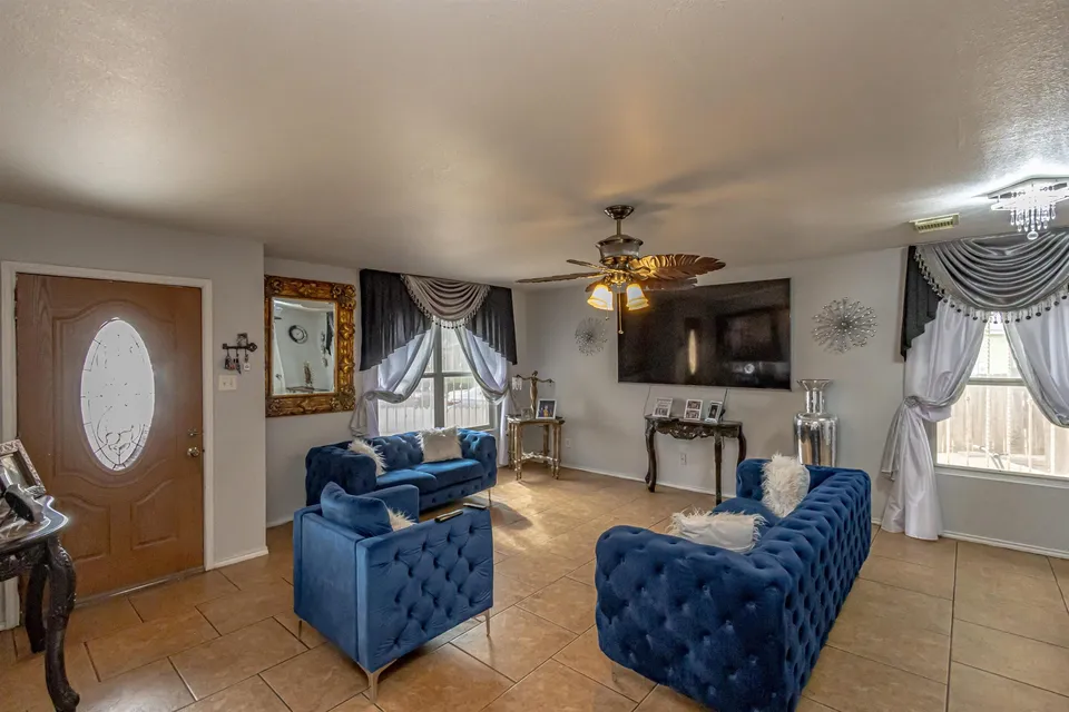 3012-Saint-Isaac-Loop_Laredo_TX_78046_M74551-70079