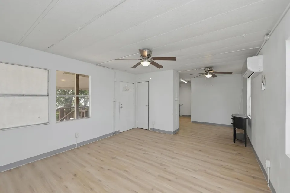 2811-Lee-Ave_Laredo_TX_78040_M75283-64425