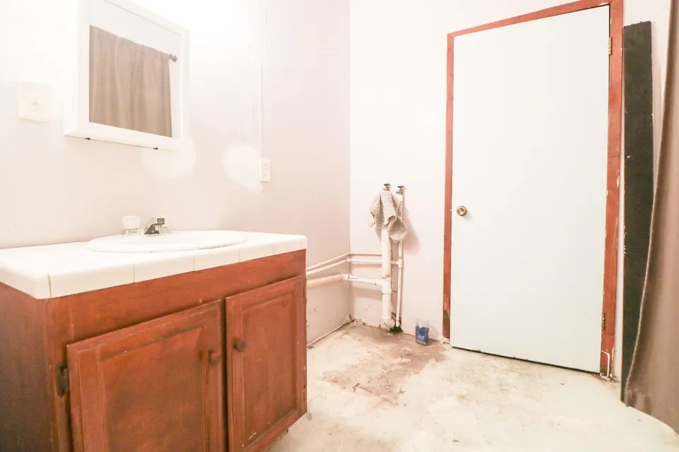 3202-Market-St_Laredo_TX_78043_M70251-65552