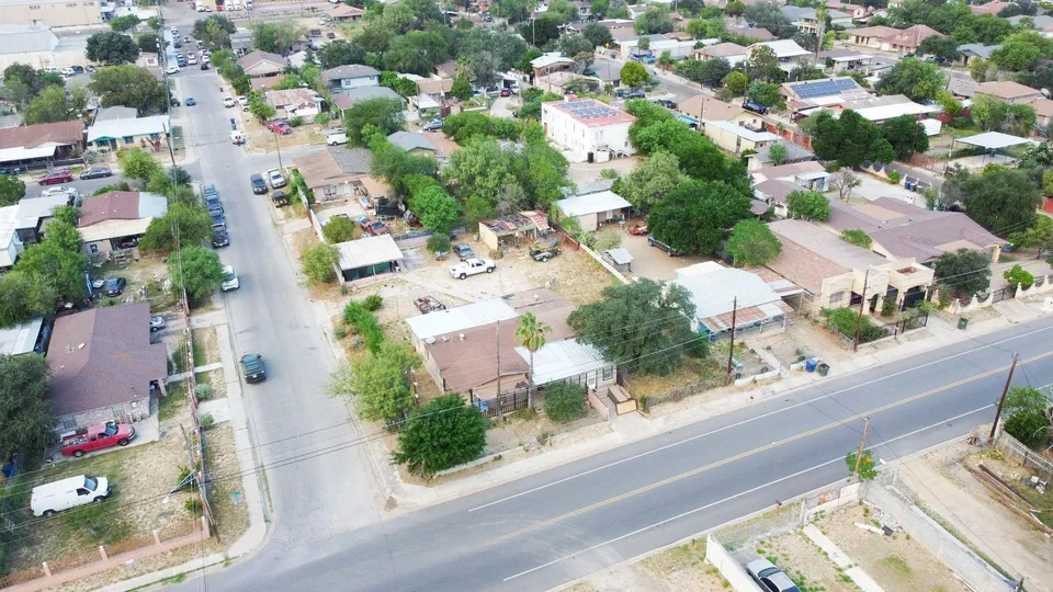 3202-Market-St_Laredo_TX_78043_M70251-65552