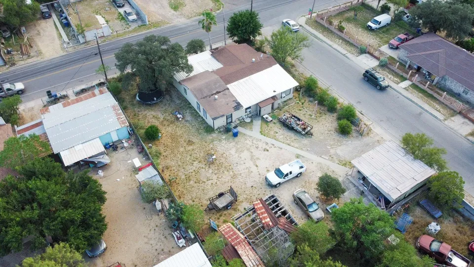 3202-Market-St_Laredo_TX_78043_M70251-65552