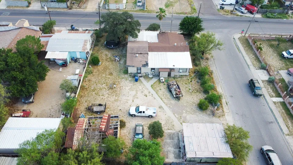 3202-Market-St_Laredo_TX_78043_M70251-65552