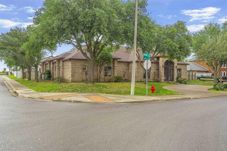 3625-Josefina_Laredo_TX_78041_M82936-73198