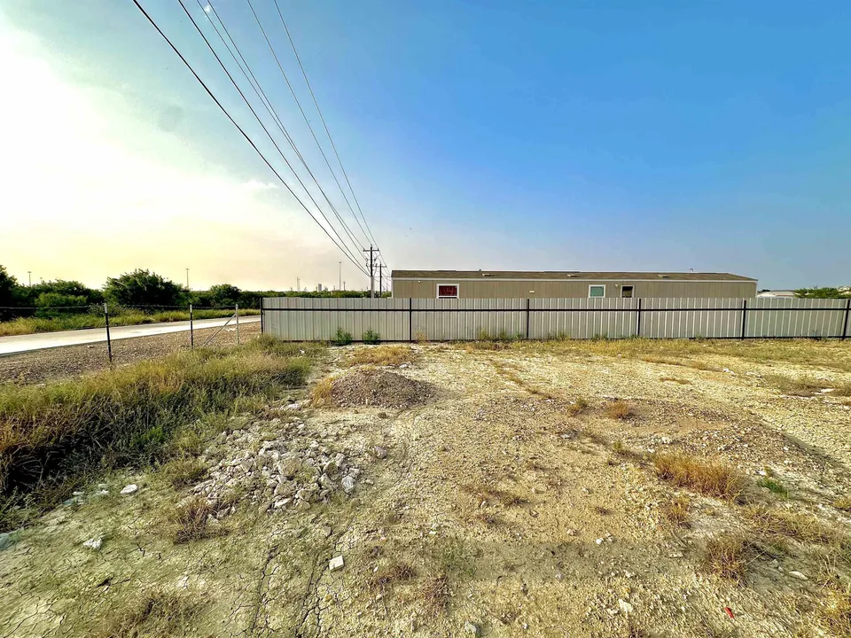 608-Palo-De-Rosa-Loop_Laredo_TX_78043_M72211-75084
