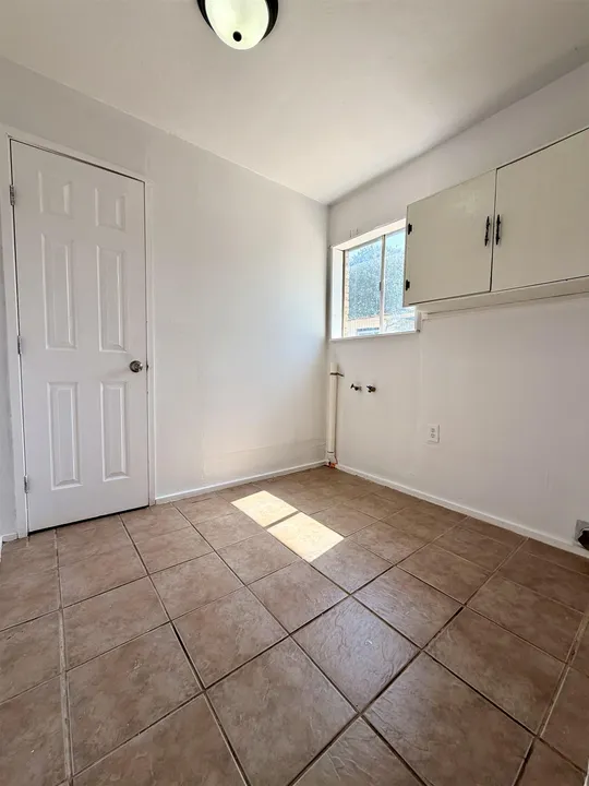 2717-Santa-Clara-St_Laredo_TX_78046_M78297-12764