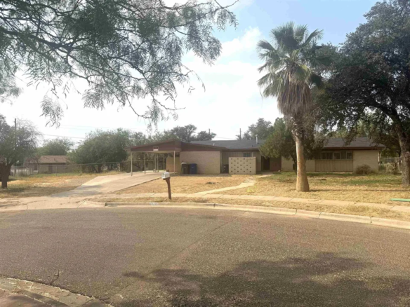 678-Cottonwood-Cir_Laredo_TX_78041_M73389-46195