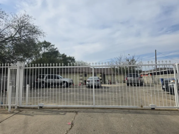 2016-S-India-Ave_Laredo_TX_78046_M78862-55165