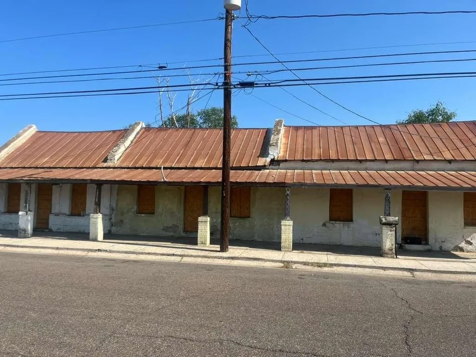 1311-San-Eduardo-Ave_Laredo_TX_78040_M70913-83984