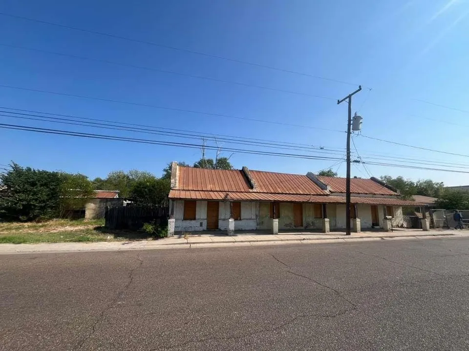 1311-San-Eduardo-Ave_Laredo_TX_78040_M70913-83984