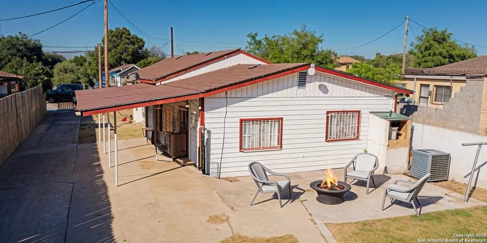 2507-Flores-Ave_Laredo_TX_78040_M78603-83674