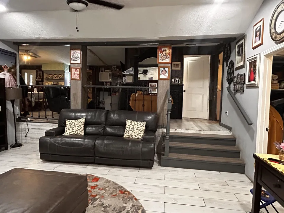2818-N-Mendiola-Ave_Laredo_TX_78043_M71468-24670