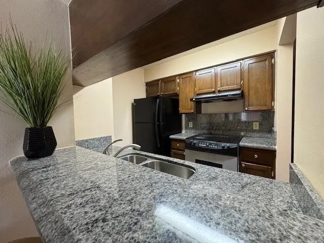 205-Martingale-Apt-64_Laredo_TX_78041_M79390-52444
