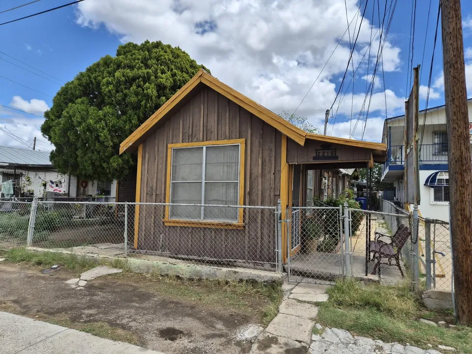 2215-San-Dario-Ave_Laredo_TX_78040_M73687-07527