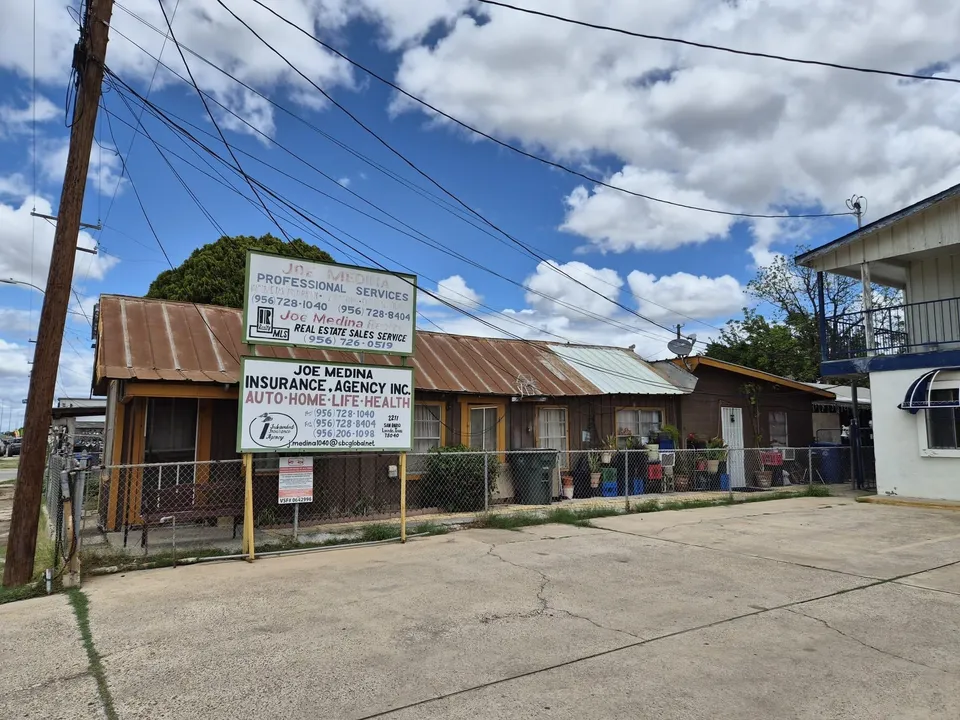 2215-San-Dario-Ave_Laredo_TX_78040_M73687-07527
