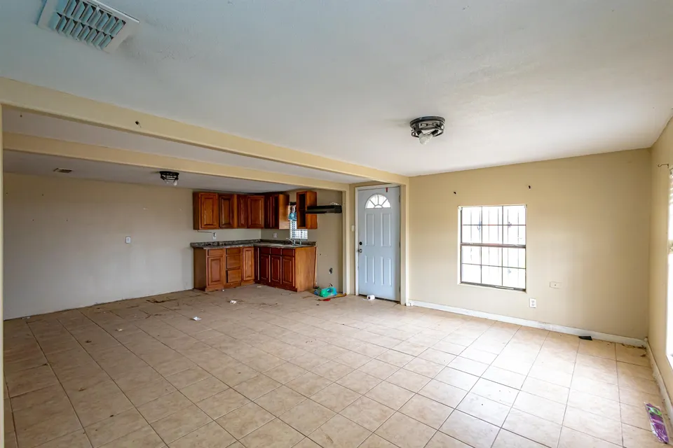 141-Los-Fresnos-Loop_Laredo_TX_78046_M76722-74459