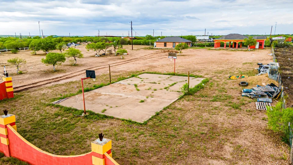 141-Los-Fresnos-Loop_Laredo_TX_78046_M76722-74459