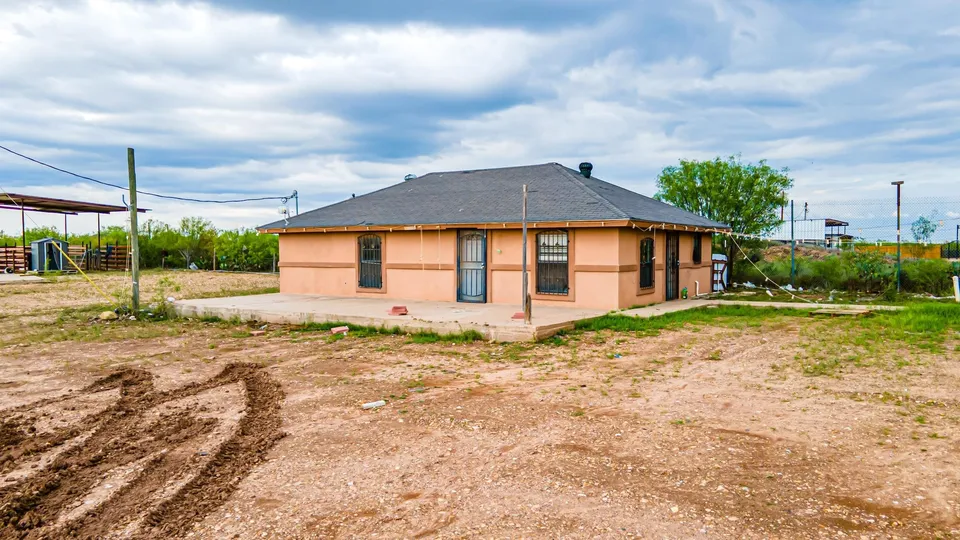 141-Los-Fresnos-Loop_Laredo_TX_78046_M76722-74459