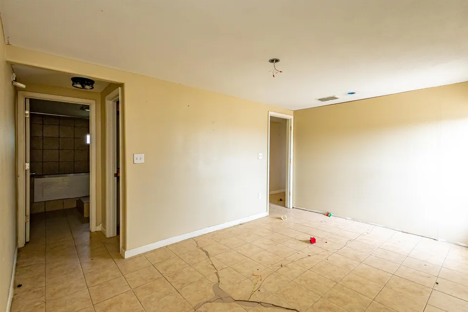 141-Los-Fresnos-Loop_Laredo_TX_78046_M76722-74459