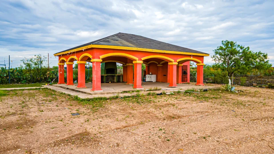 141-Los-Fresnos-Loop_Laredo_TX_78046_M76722-74459