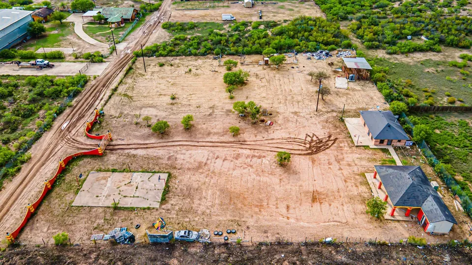 141-Los-Fresnos-Loop_Laredo_TX_78046_M76722-74459