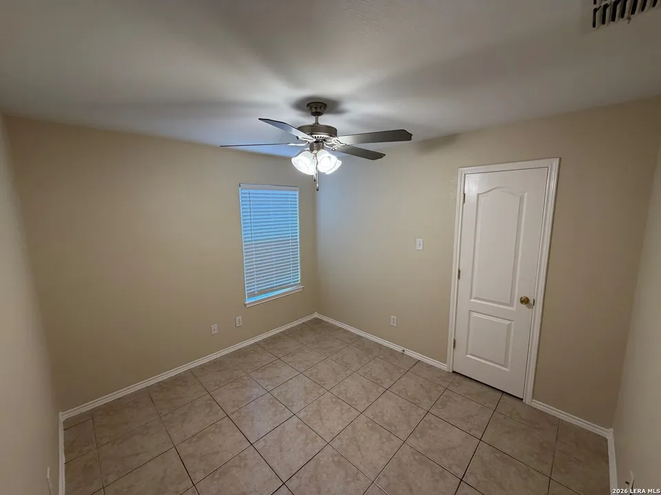 4324-Exodus-Dr_Laredo_TX_78046_M81495-26423