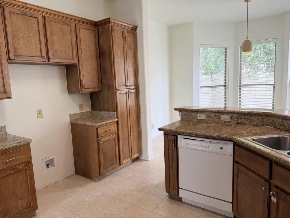 7221-Lake-Victoria-Rd_Laredo_TX_78041_M81170-84966