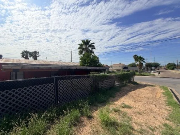 2820-Maryland-Ave_Laredo_TX_78040_M70172-77951