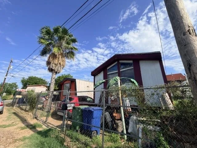 2820-Maryland-Ave_Laredo_TX_78040_M70172-77951