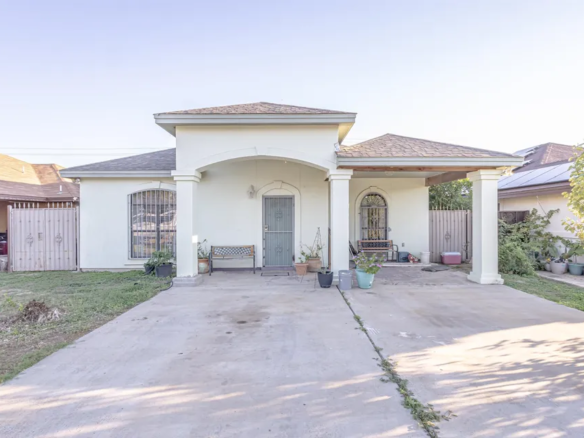 1527-Wilfrano-Dr_Laredo_TX_78046_M76052-16582