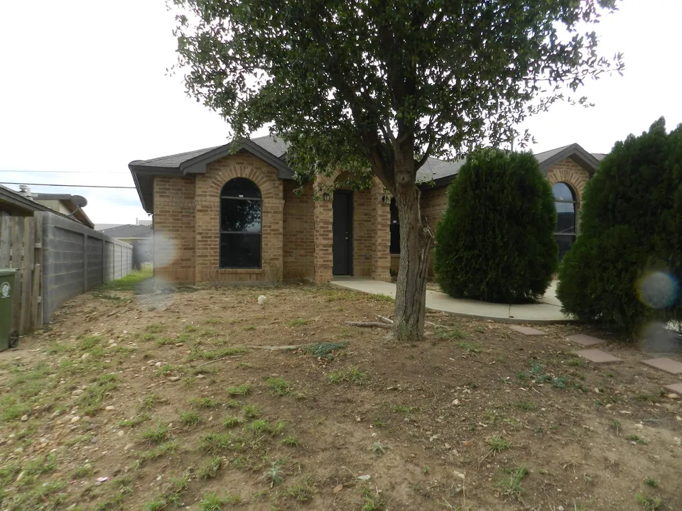 5743-Saint-Charles-Loop_Laredo_TX_78046_M78463-67644