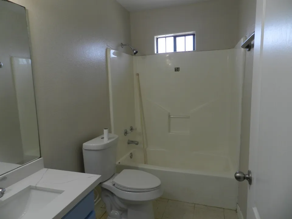 5743-Saint-Charles-Loop_Laredo_TX_78046_M78463-67644